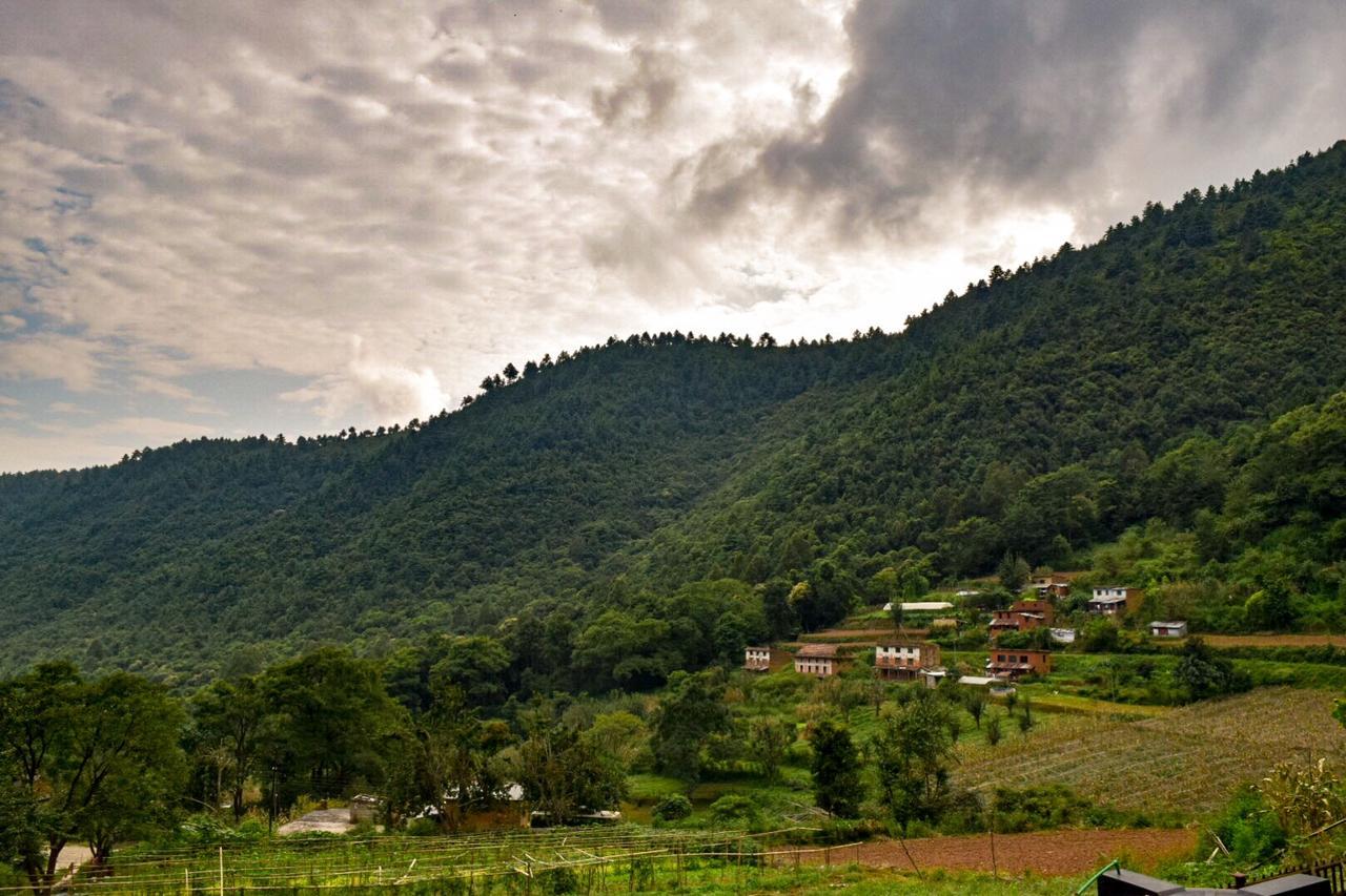 Solid Rock - Lodge & Restaurant Pharping Bagian luar foto
